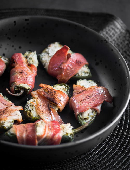 Bacon Wrapped Stuffed Jalapeno Recipe with Panko Topping Bacon Wrapped Stuffed Jalapeno Recipe with Panko Topping