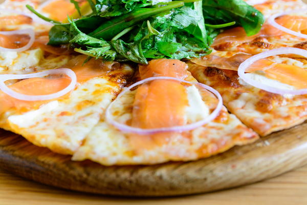 Smoked Salmon Pizza with Honey Smoked Salmon Pizza with Honey