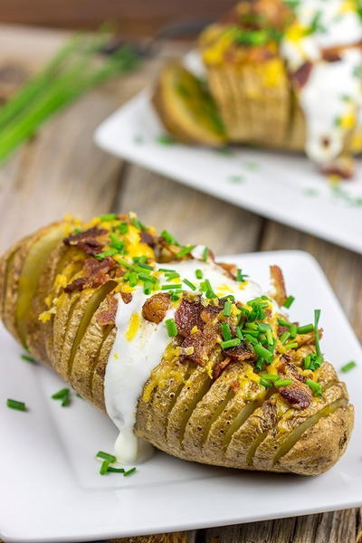 Loaded Hasselback Baked Potatoes Loaded Hasselback Baked Potatoes