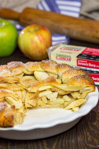 Apple Pie with Cheddar Cheese Crust Apple Pie with Cheddar Cheese Crust