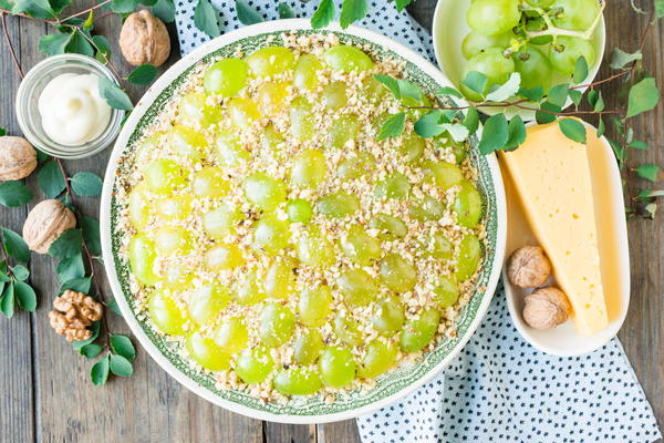 Chicken Salad with Grapes and Walnuts Tiffany Salad Chicken Salad with Grapes and Walnuts (Tiffany Salad)