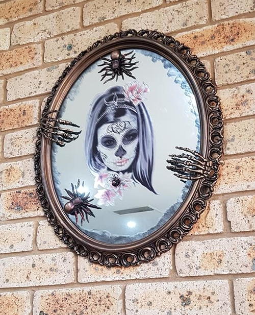 DIY Halloween Mirror DIY Halloween Mirror