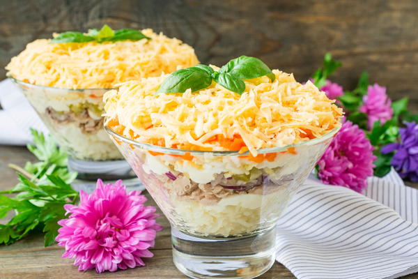 Canned Tuna Salad with Marinated Cucumbers Canned Tuna Salad with Marinated Cucumbers