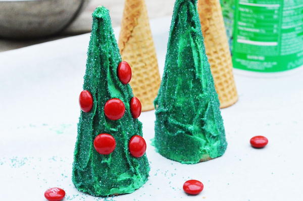 Edible Christmas Craft Christmas Tree Cones Edible Christmas Craft: Christmas Tree Cones
