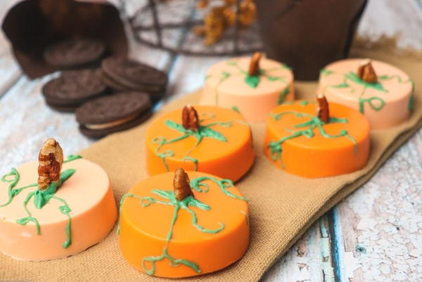Pumpkin Oreos Pumpkin Oreos