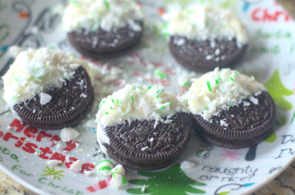 Peppermint Dipped OREOS Peppermint Dipped OREOS