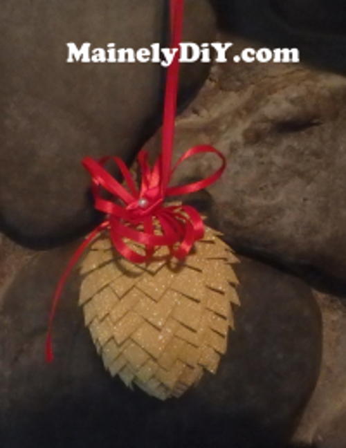 Glitzy Glittery Pine Cone Glitzy & Glittery Pine Cone