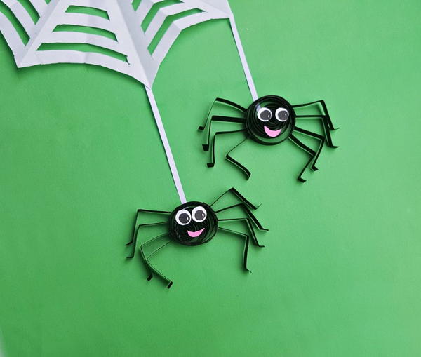 Easy Quilled Paper Spider Easy Quilled Paper Spider