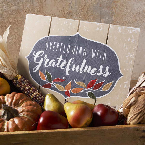 Overflowing with Gratefulness DIY Autumn Sign Overflowing with Gratefulness DIY Autumn Sign
