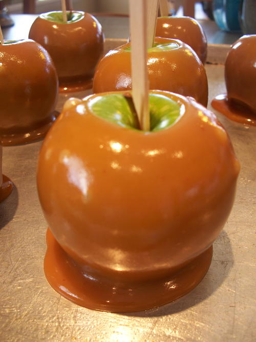 The Best Caramel Apples The Best Caramel Apples