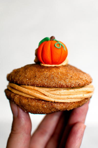 Pumpkin Whoopie Pies with Pumpkin Buttercream Pumpkin Whoopie Pies with Pumpkin Buttercream