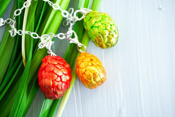 Charm Bracelet DIY with Iridescent Dragon Eggs Charm Bracelet DIY with Iridescent Dragon Eggs