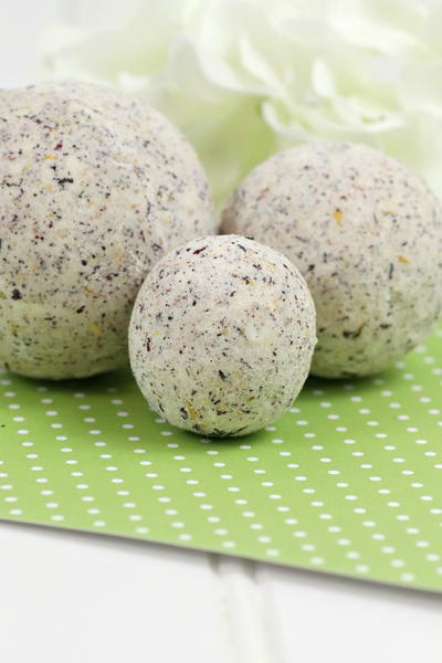 Bath Bomb Instructions Using Chamomile and Rose Hips Bath Bomb Instructions Using Chamomile and Rose Hips