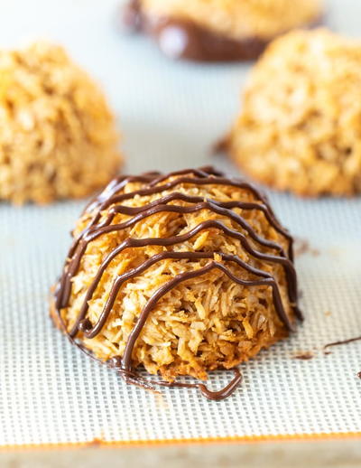 Vegan Coconut Macaroons Vegan Coconut Macaroons