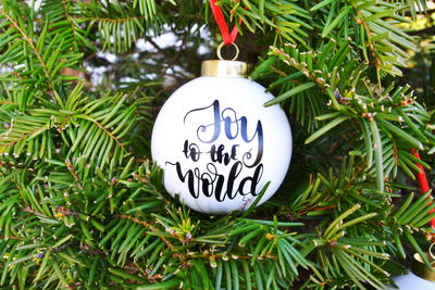 Making Personalized Christmas Ornaments with Cricut