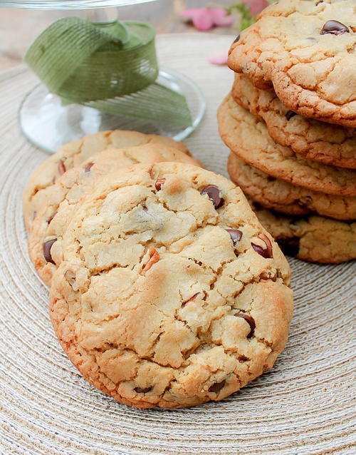 Bakery Style Chocolate Chip Pecan Cookies Bakery Style Chocolate Chip & Pecan Cookies