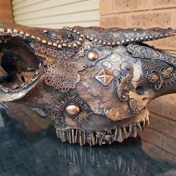 DIY Mixed Media Cow Skull Wall Hanging DIY Mixed Media Cow Skull Wall Hanging