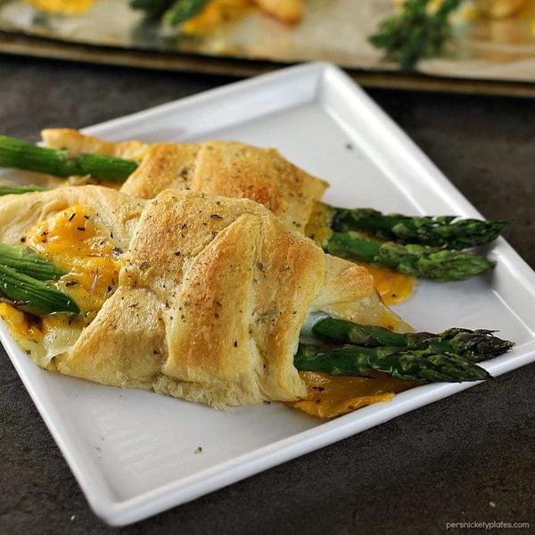 CHEESY ASPARAGUS PUFFS CHEESY ASPARAGUS PUFFS