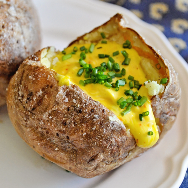 Crispy Baked Potatoes with Saffron Aioli Crispy Baked Potatoes with Saffron Aioli
