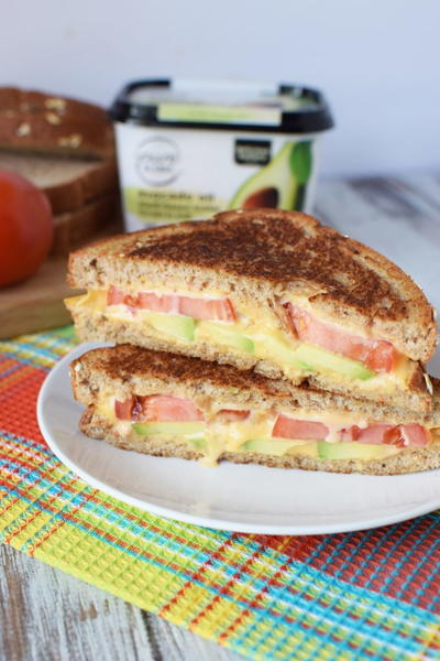 VEGAN GRILLED CHEESE SANDWICH WITH AVOCADO
