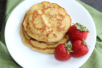 4 INGREDIENT BANANA PANCAKES 4 INGREDIENT BANANA PANCAKES