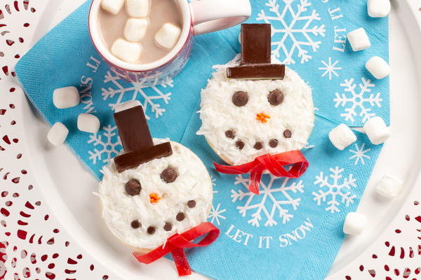 Frosty Coconut Snowman Cookies