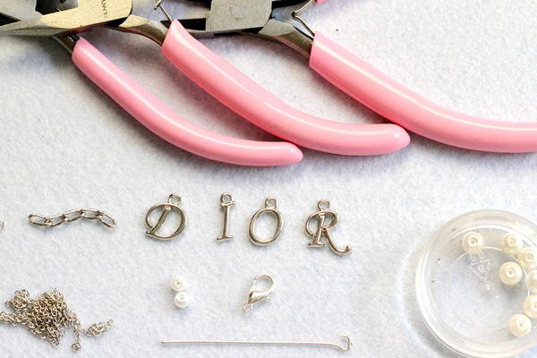 Beebeecraft Tutorials on Making Letter Pearl Necklace Beebeecraft Tutorials on Making Letter Pearl Necklace