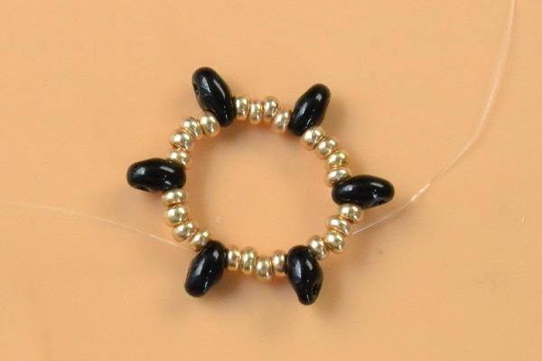 Beebeecraft Tutorials on Making a Pair of Seed Beaded Dangle Earrings Beebeecraft Tutorials on Making a Pair of Seed Beaded Dangle Earrings