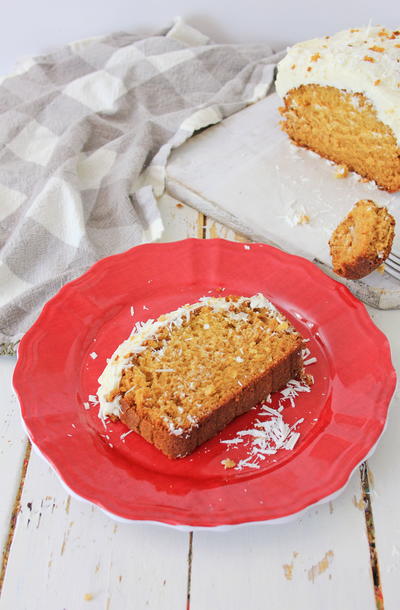 World Famous Gingerbread Loaf Cake with Cream Cheese Icing World Famous Gingerbread Loaf Cake with Cream Cheese Icing