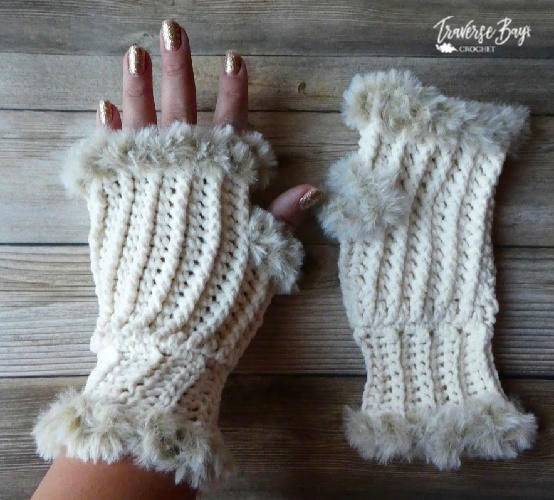 Elegant Faux Fur Fingerless Mittens Elegant Faux Fur Fingerless Mittens
