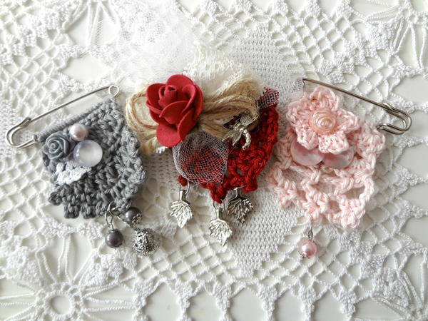 Crochet Art Brooches Crochet Art Brooches