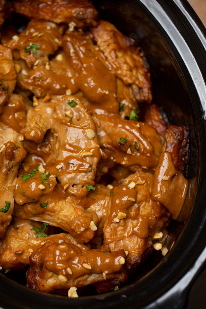 Slow Cooker Thai Peanut Chicken Wings | RecipeLion.com