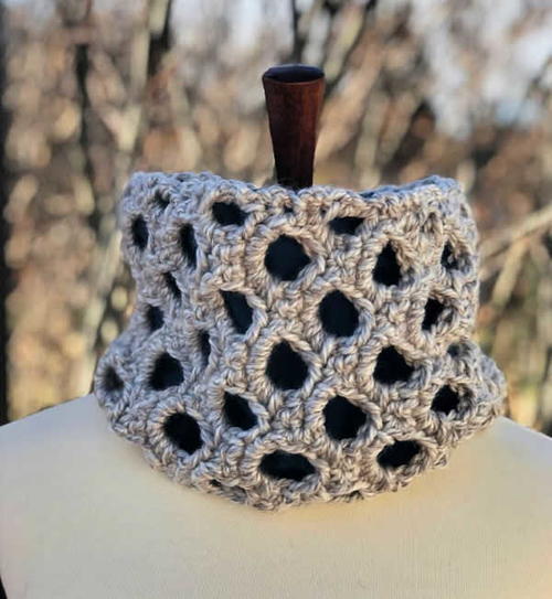 One Skein Honeycomb Cowl One Skein Honeycomb Cowl