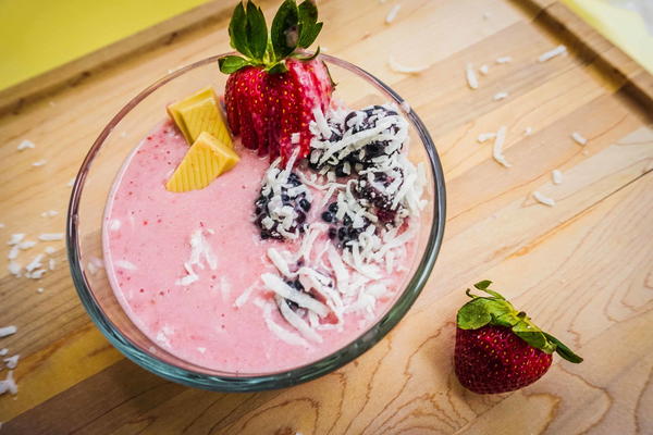 Vegan Strawberry Smoothie Bowl Vegan Strawberry Smoothie Bowl