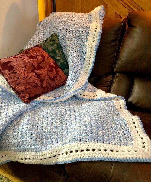 Modern Double Crochet V-Stitch Chunky Blanket Modern Double Crochet V-Stitch Chunky Blanket