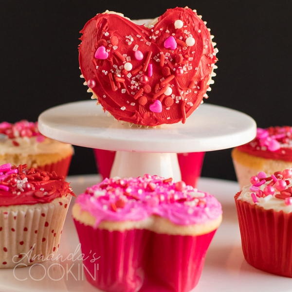 Valentines Day Heart Cupcakes Valentine's Day Heart Cupcakes