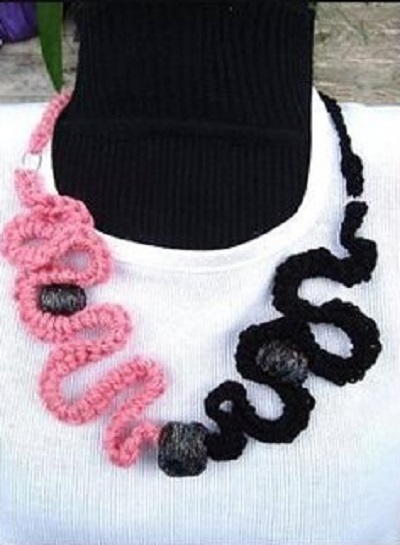 Curly Crochet Necklace Curly Crochet Necklace