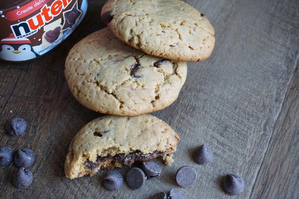 Nutella Stuffed Whole Wheat Chocolate Chip Cookies Nutella Stuffed Whole Wheat Chocolate Chip Cookies