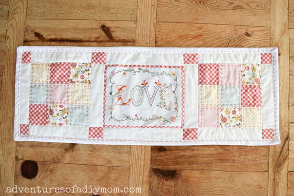 Quilted Table Runner Pattern For Spring Quilted Table Runner Pattern For Spring