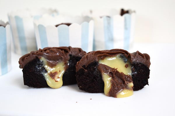 Chocolate Cupcakes With A Caramel Filling Chocolate Cupcakes With A Caramel Filling