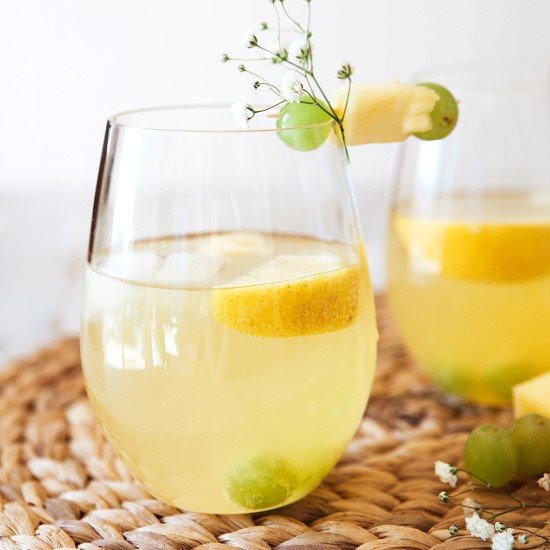White Grape And Pineapple Spritzer White Grape And Pineapple Spritzer