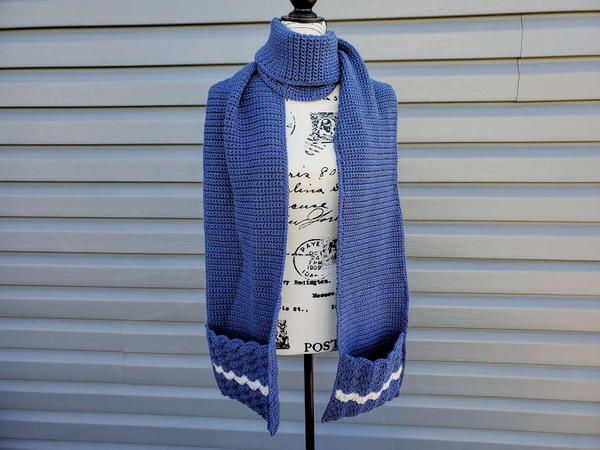 Wavy Shells Pocket Scarf Wavy Shells Pocket Scarf