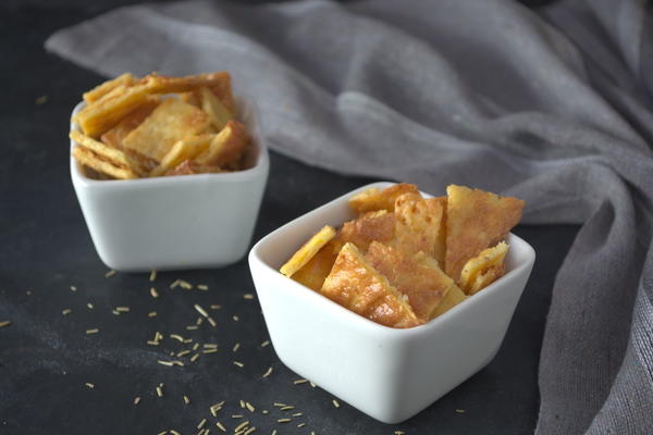 Low Carb Cheese Crackers Low Carb Cheese Crackers