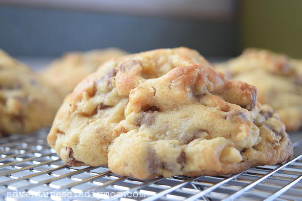 Giant Chocolate Chip Cookies Giant Chocolate Chip Cookies