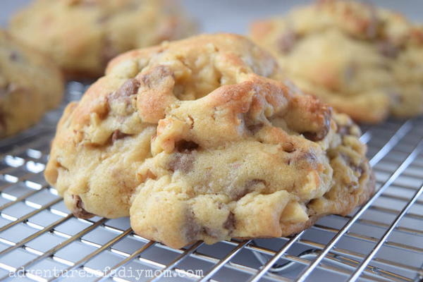 Giant Chocolate Chip Cookies Giant Chocolate Chip Cookies