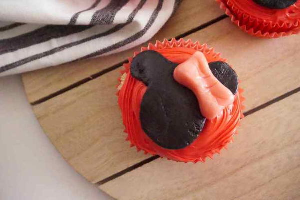 Easy Minnie Mouse Cupcakes Recipe Easy Minnie Mouse Cupcakes Recipe
