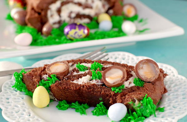 Easter Creme Egg Swiss Roll Easter Creme Egg Swiss Roll
