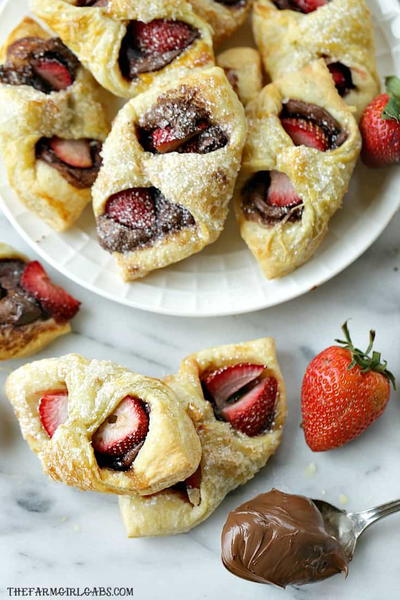 Strawberry Nutella Pastries Strawberry Nutella Pastries