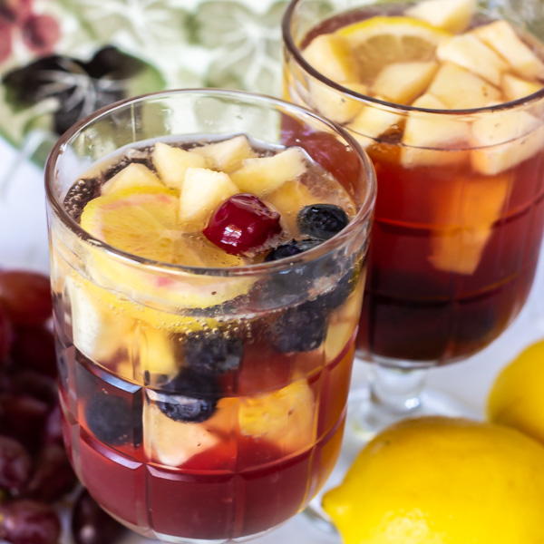 Sparkling Lemon Tea Sangria With Fruit Sparkling Lemon Tea Sangria With Fruit