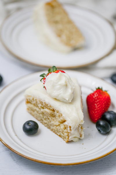 Ultimate Vegan Vanilla Cake simple Elegant Ultimate Vegan Vanilla Cake (simple & Elegant)